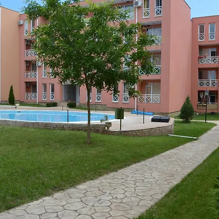 Апартамент Bratanov In Sunny Day 6